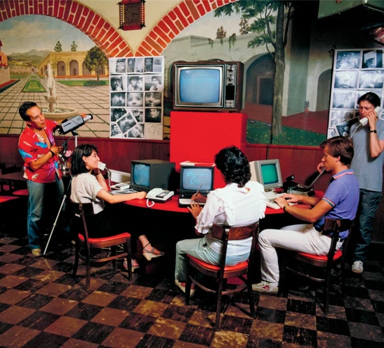 Mobile Image, Electronic Café, Ana Maria site (East LA), 1984 (photograph by the Sherrie Rabinowitz and Kit Galloway Archive, Piñon Hills, CA)